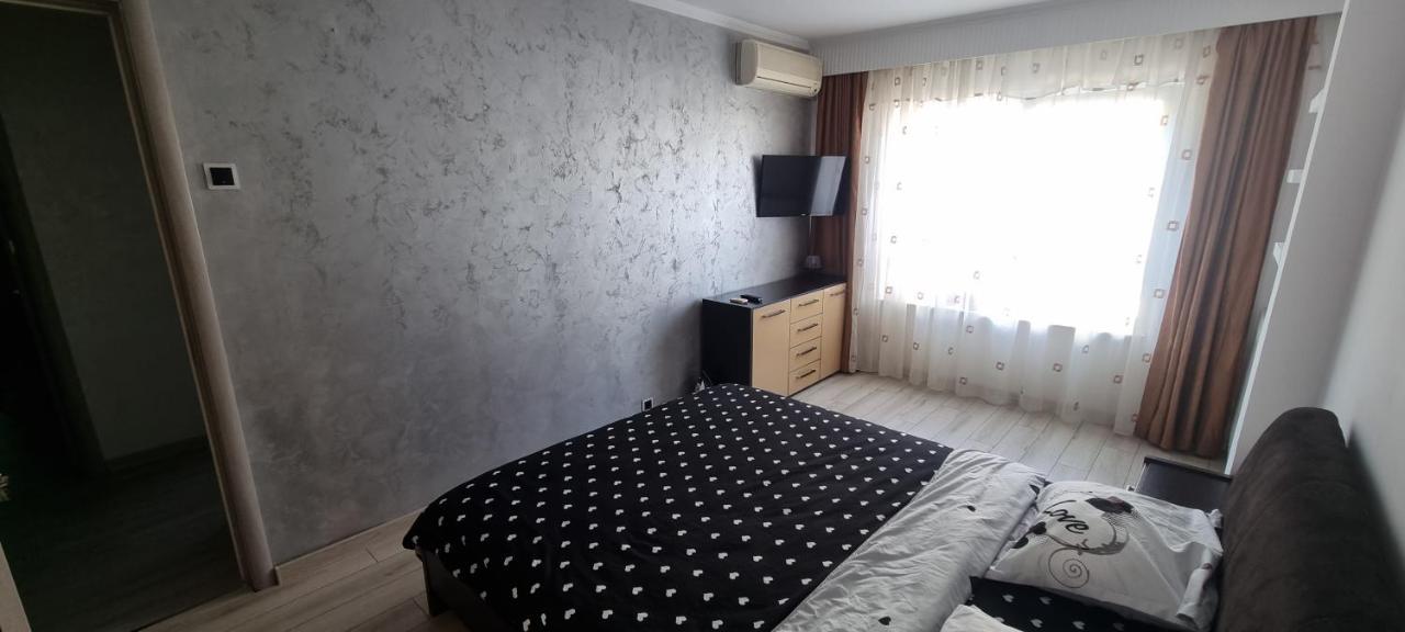 Ilona Apartament 3 Camere Рымнику-Вылча Экстерьер фото