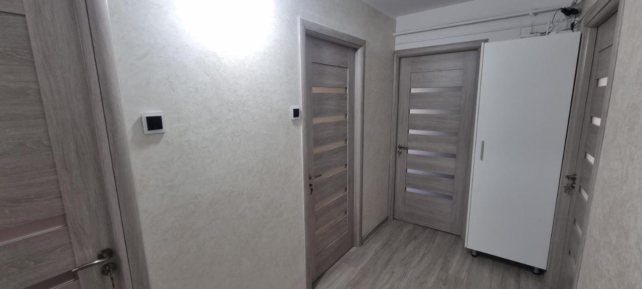 Ilona Apartament 3 Camere Рымнику-Вылча Экстерьер фото