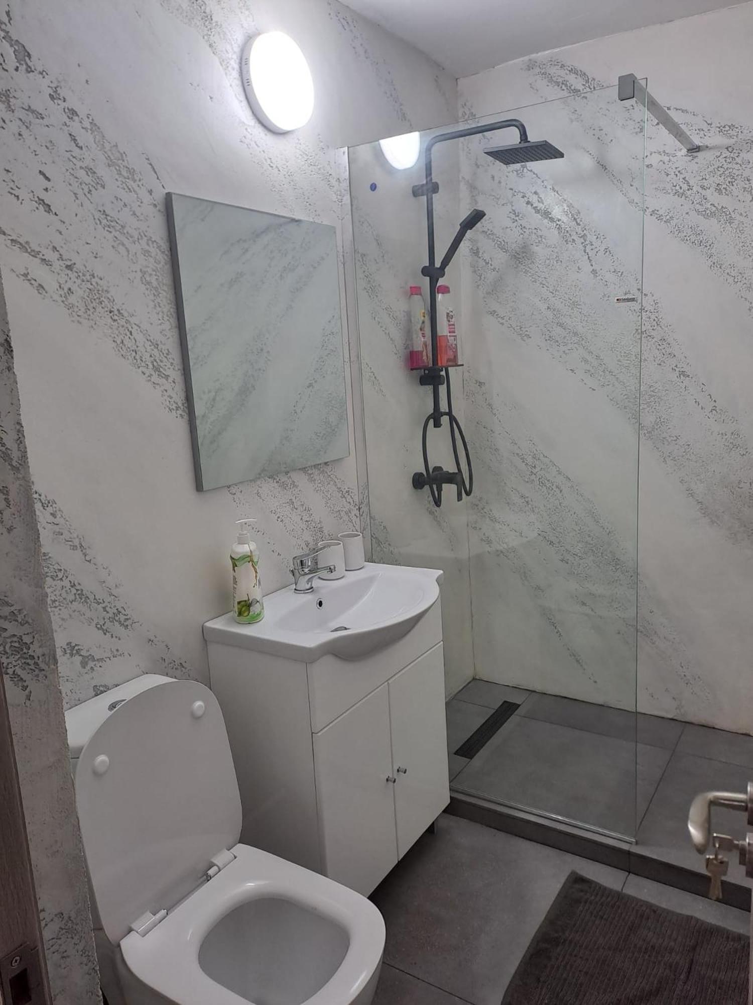 Ilona Apartament 3 Camere Рымнику-Вылча Экстерьер фото